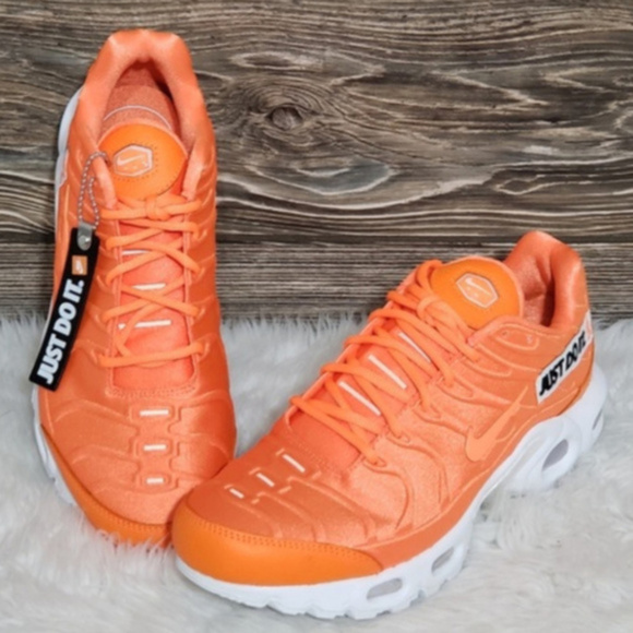 nike air max plus orange just do it